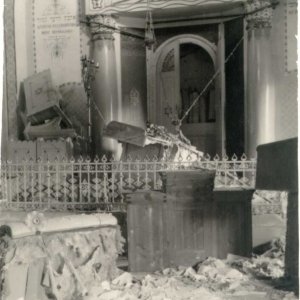 A marcali zsinagóga romos belső tere 1945–ben (Forrás: MZSL)
